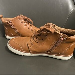 Boy’s Casual High-Top Sneakers in Brown